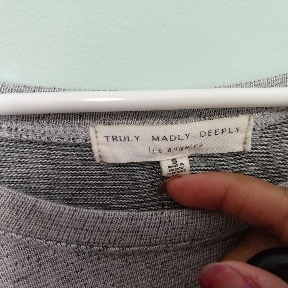 Urban Outfitter Soft Knit Graphic T-Shirt - Picture 4 of 5